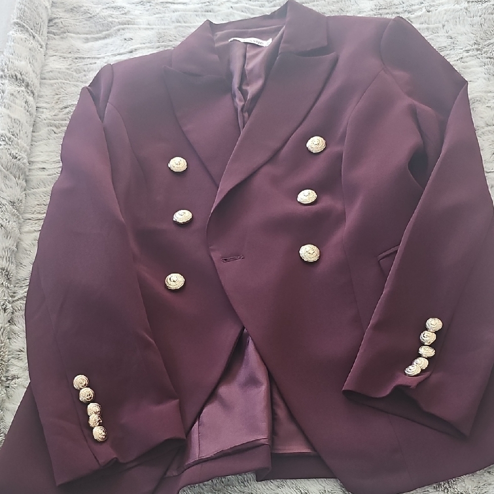 Essue Burgundy Blazer with Gold Buttons